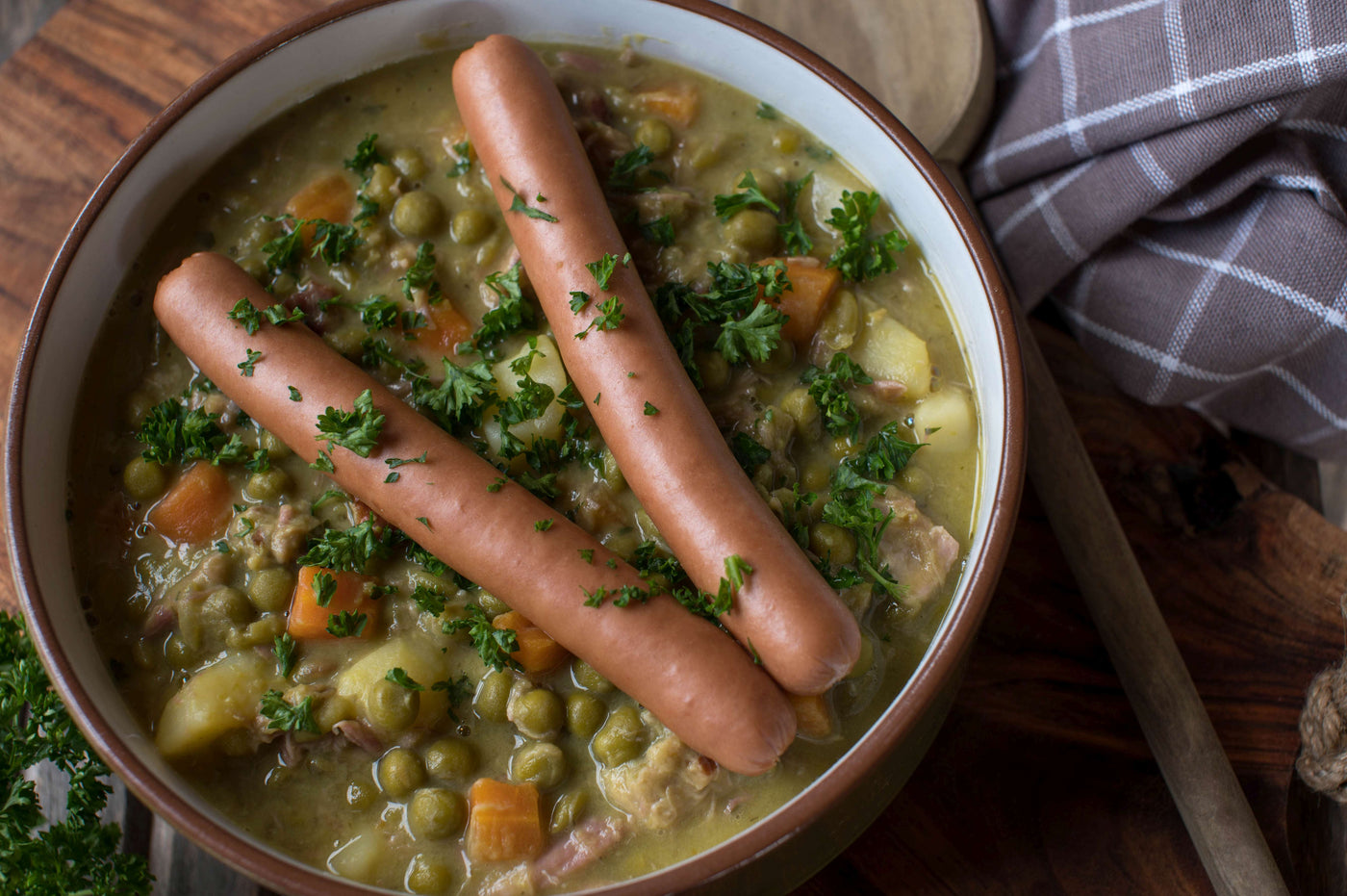 Karneval: Wärmende Erbsensuppe aus dem Dutch Oven