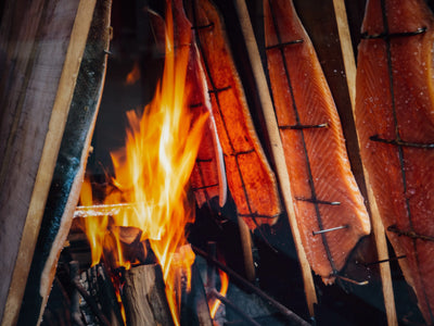 Lachsfilet auf Zedernholz vom Grill