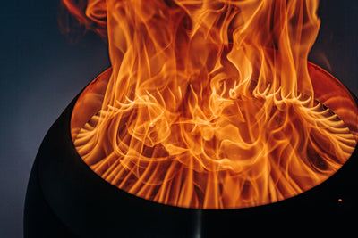 höfats MOON 45 all black Feuerkorb mit niedrigem Fuß