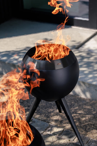 höfats MOON 45 all black Feuerkorb mit hohem Fuß