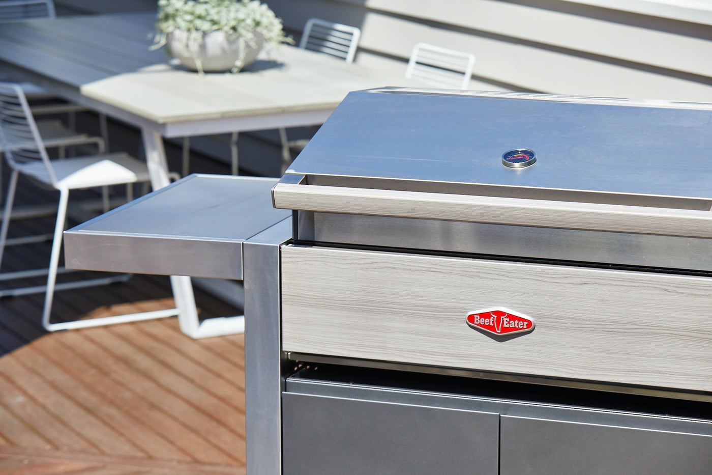 BeefEater Discovery® 1500 Serie - 4-Brenner Grillwagen inkl. Seitenbrenner 20kW