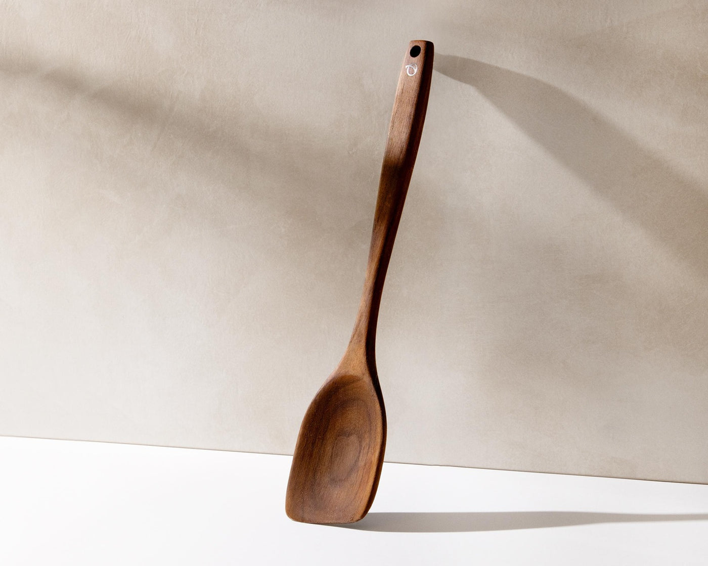 Olavson Küchenhelfer – Kochlöffel aus Walnussholz 30 cm